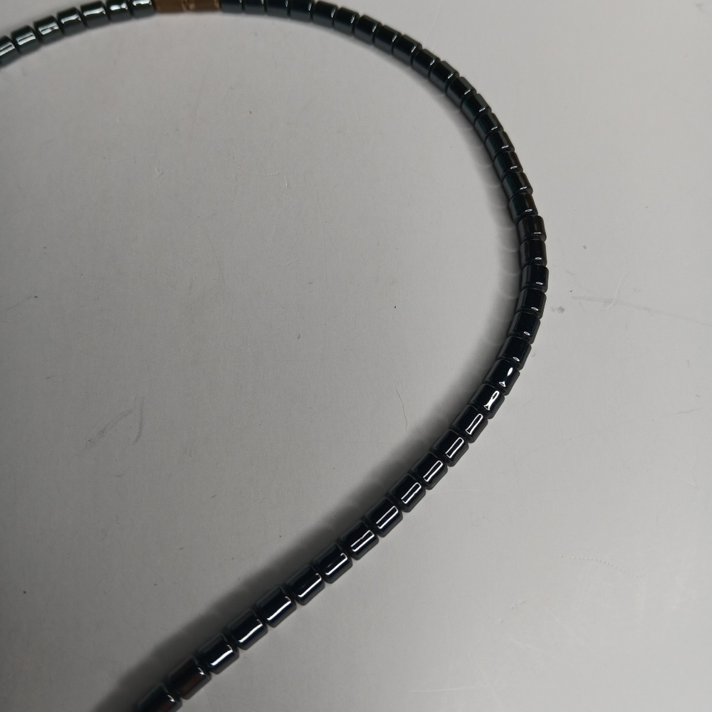 Black Beaded Necklace with Circular Pendant - Picture 4 of 7